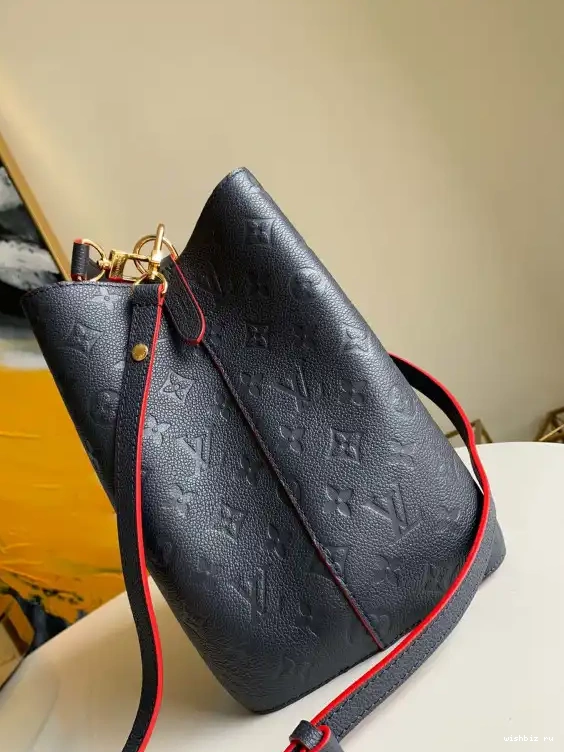 WIS MM NEONOE LOUIS VUITTON 0518